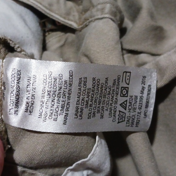 FINAL Price before donated. Lee Khaki Chino Style Bermuda Shorts S 7 juniors - Picture 6 of 11